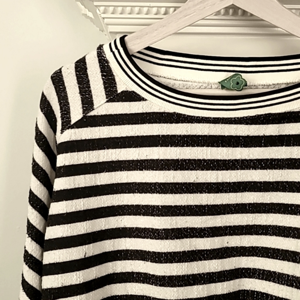 Striped Cropped Long-Sleeve Top - Black & White - Picture 2 of 7